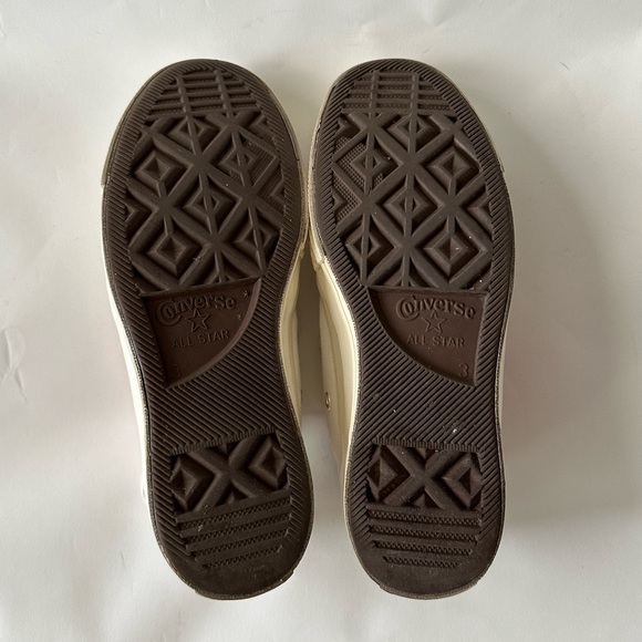 Comme des Garçons Play x Converse Low Top Sneakers! - Picture 7 of 7